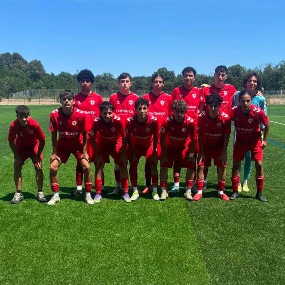 U16